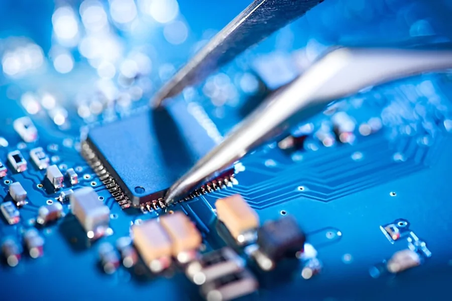 Mixed Technology PCB Assembly: Integrating SMT and Through-Hole for Advanced Electronics PCB Assembly